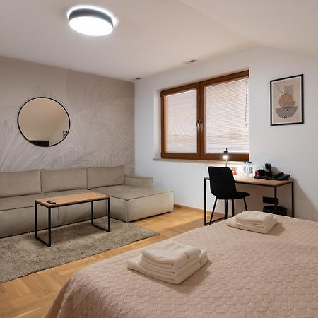 Hotel Reslinski Гроджиск Виелкополски Екстериор снимка