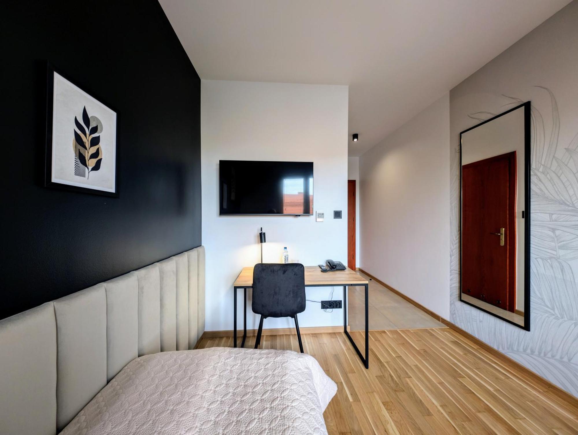 Hotel Reslinski Гроджиск Виелкополски Екстериор снимка