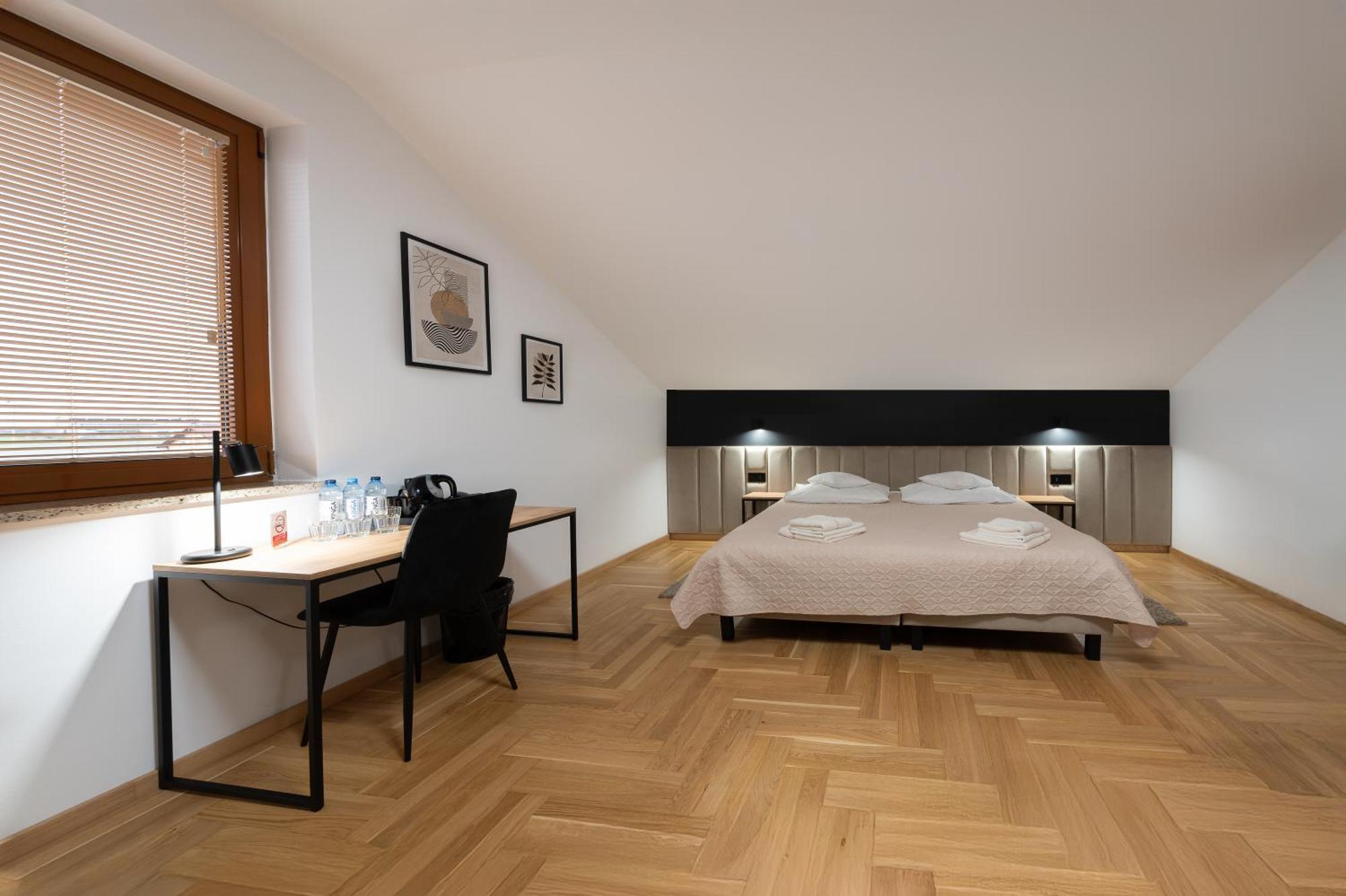 Hotel Reslinski Гроджиск Виелкополски Екстериор снимка