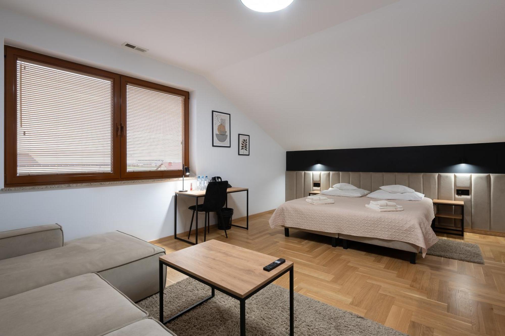 Hotel Reslinski Гроджиск Виелкополски Екстериор снимка